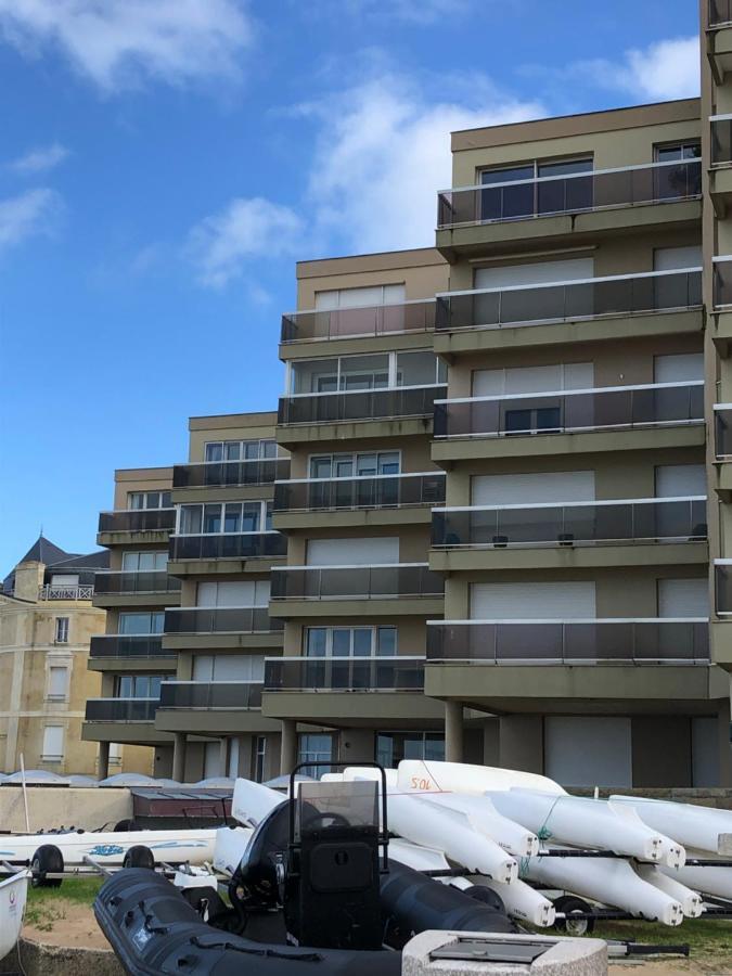 Le Cezembre, Au Pied De La Plage Saint-Malo Exterior photo